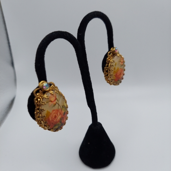 Vintage  W. Germany Handpaint Floral ClipOn Earrings w/ Rhinestone, GC. - Picture 8 of 16